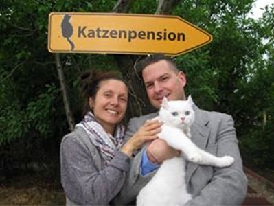 Cat Sitter in ihrer Region Berlin Reinickendorf - inhaber Katzenpension min - KATZENHAUS - KATZENPENSION - TIERHOTEL - KATZEN TIERHEIM - TIERSITTER